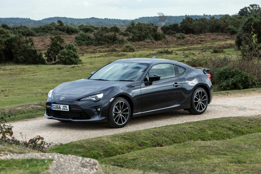  Toyota GT 86 2016 года  (UK) (фото 7 из 31)
